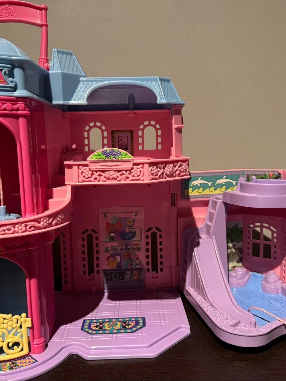 Fisher Price Sweet Streets Hotel Cafe Boutique Playset Vintage 2001
